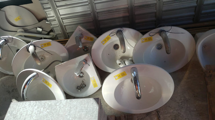 Lavabo céramique avec mitigeur sur détection