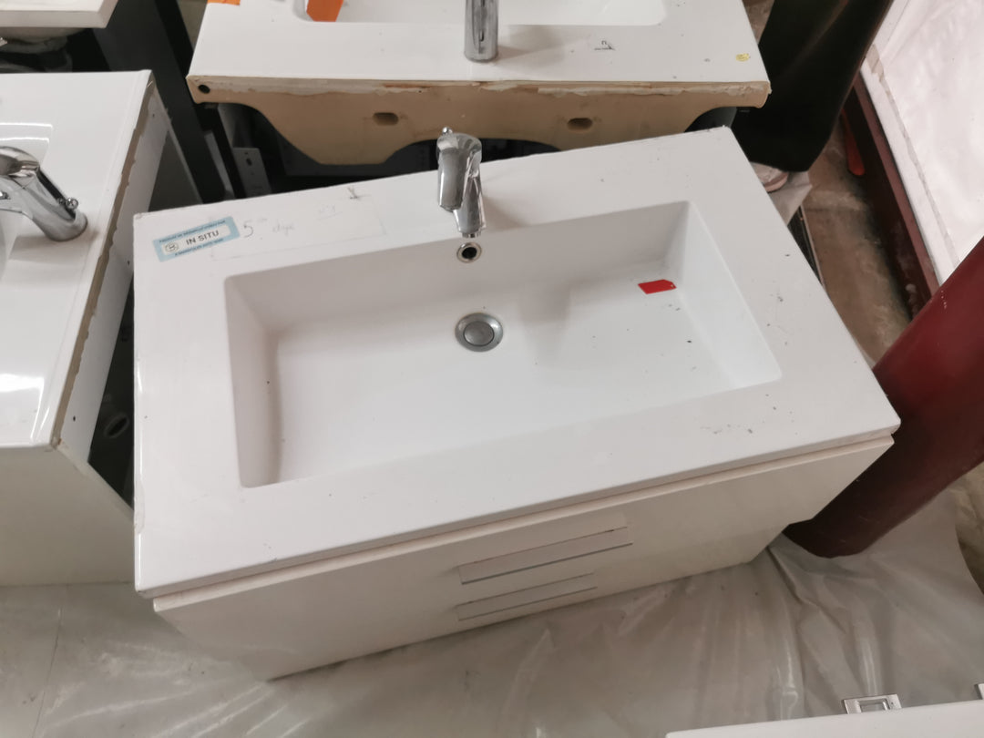 Meuble vasque avec mitigeur Grohe - Backacia