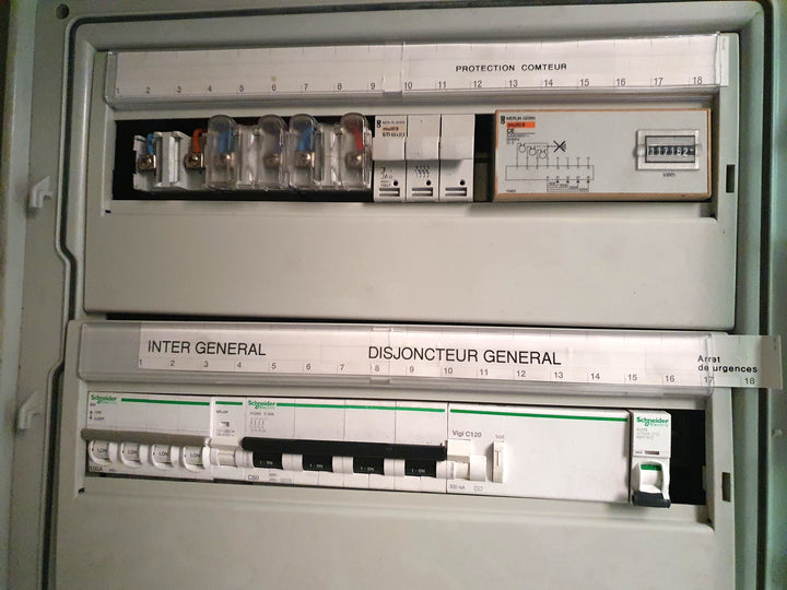 Armoire électrique SCHNEIDER - Backacia